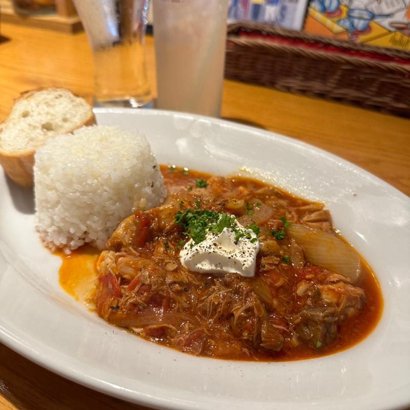 オリーブ牛の牛すじと若鶏のストロガノフ(oliver)