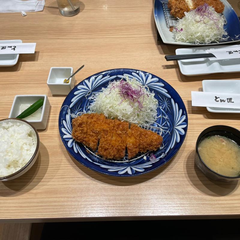 もち豚ロースかつ定食(とん匠)