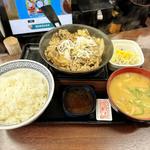 鉄板牛焼肉定食(吉野家 中目黒駅前店 )
