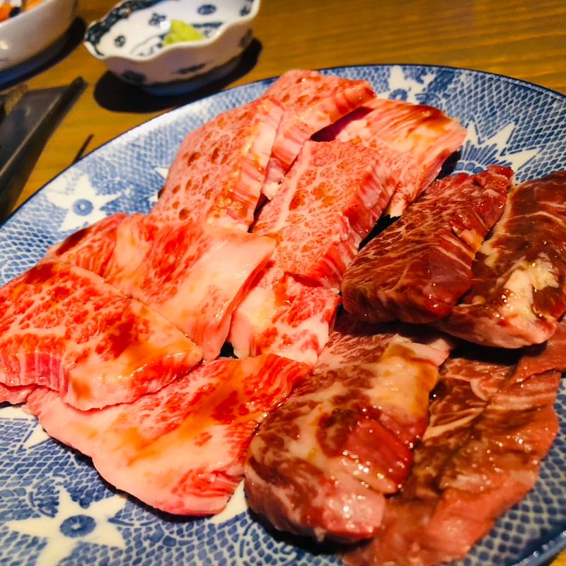 ロース、中落ちカルビ_おまかせコース(焼肉上畜 鹿児島店)