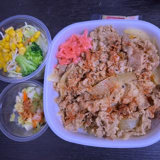 牛丼特盛　お新香　サラダ(すき家 足立一ツ家店 )