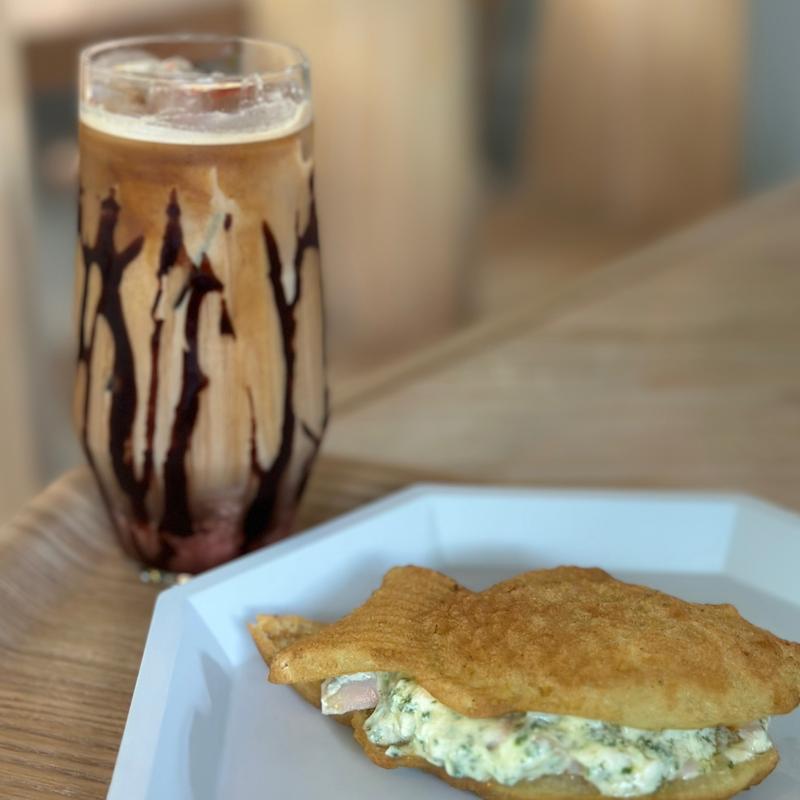 ストロベリーラテ(タノカンダ珈琲)