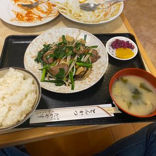 レバニラ炒め定食(たかやす)