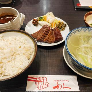 牛たん極定食(牛たん炭焼 利久 博多駅店)