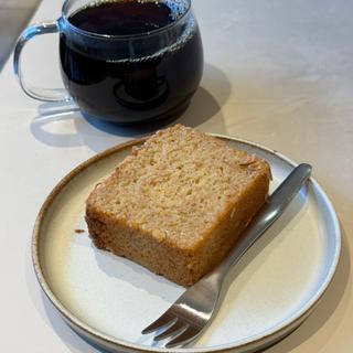 ローステッドココナッツパウンドケーキ(ブルーボトルコーヒー 三軒茶屋カフェ)