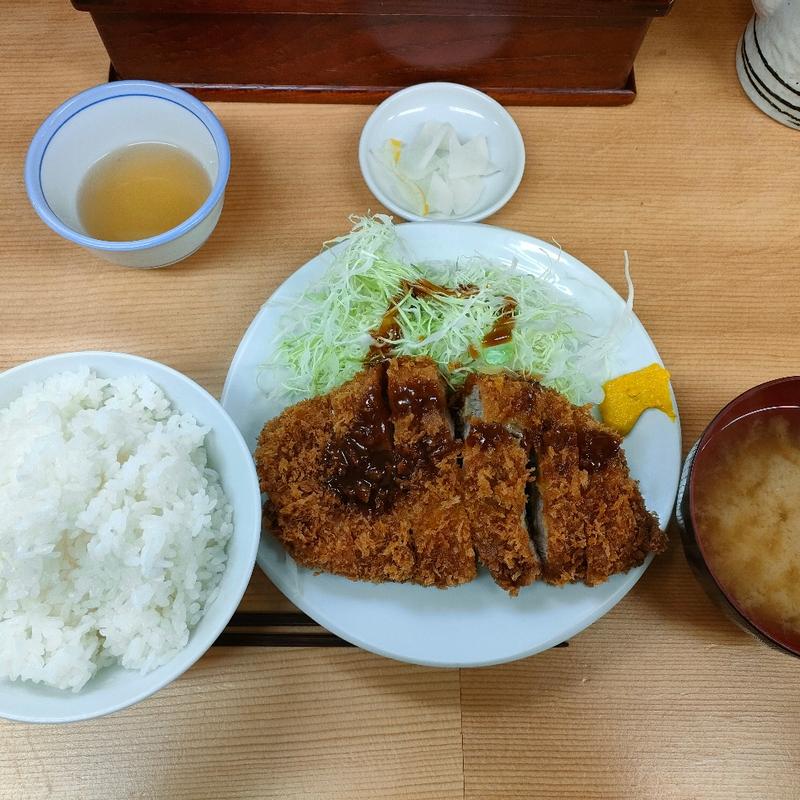 ロースかつ定食（大）(とんかつ 山家)