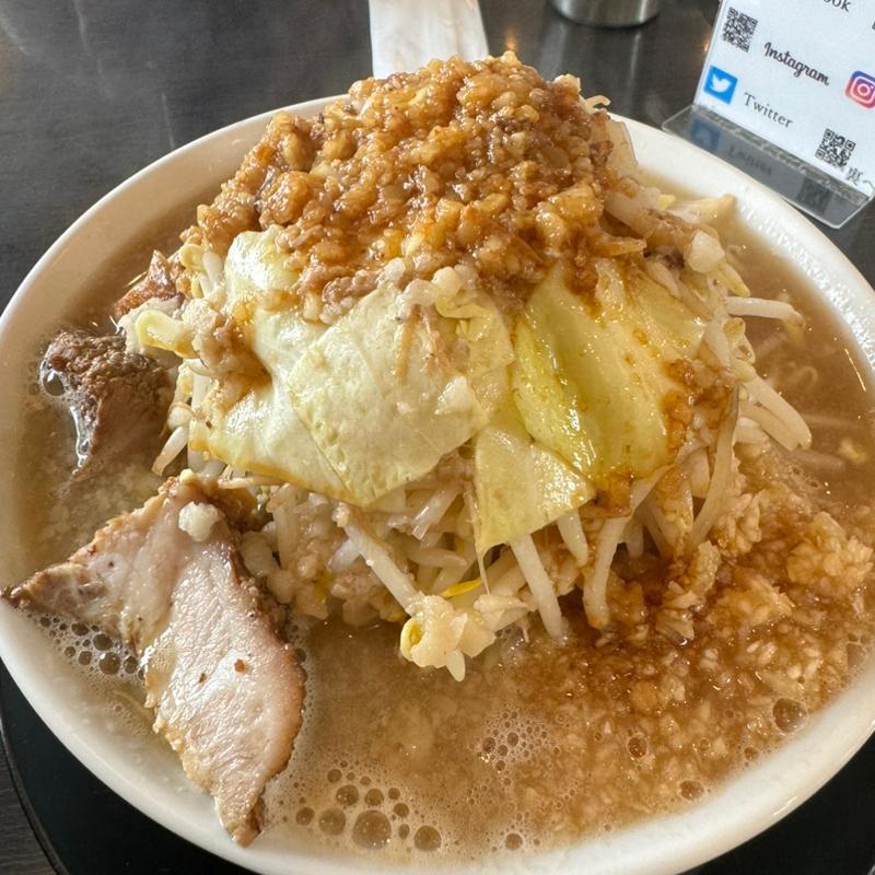 鬼じろう　ヤサイ増し(燕三条中華そば 鬼にぼ 吉田店)