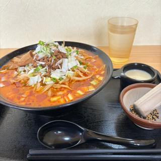 濃厚豆乳担々麺(中華飯店 幡龍 あるじゃ店 （バンリュウ）)