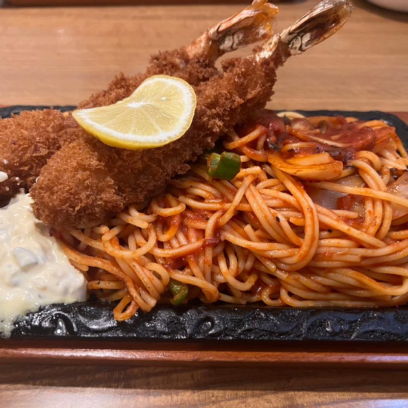 海老フライとナポリタン(サラダ付き)(カリメーラ )