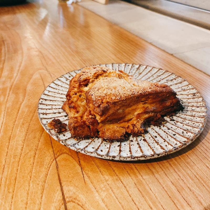 りんごと味噌キャラメルのスコーン(パークレットベーカリー)