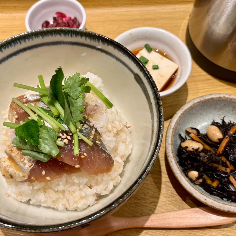 みょうが香るごま鯖とあじのたたき茶漬け(こめらく ニッポンのお茶漬け日和。ペリエ千葉エキナカ店)