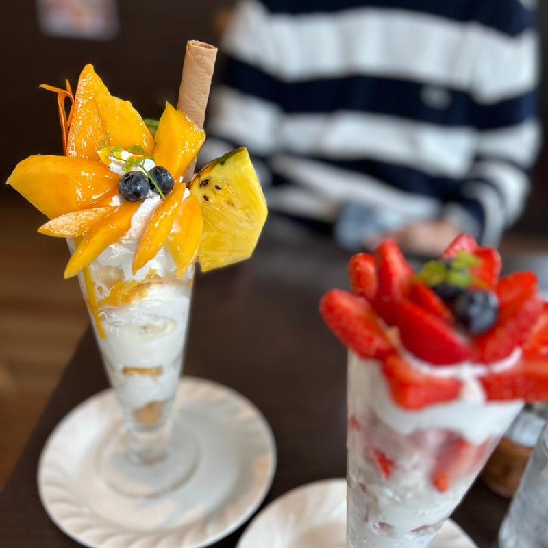マンゴーパフェ(いちご ICHIJYU FRUIT CAFE)