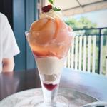 メルバ風ピーチパフェ(上野精養軒)