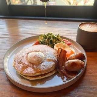 バターミルクパンケーキコンボプレート 