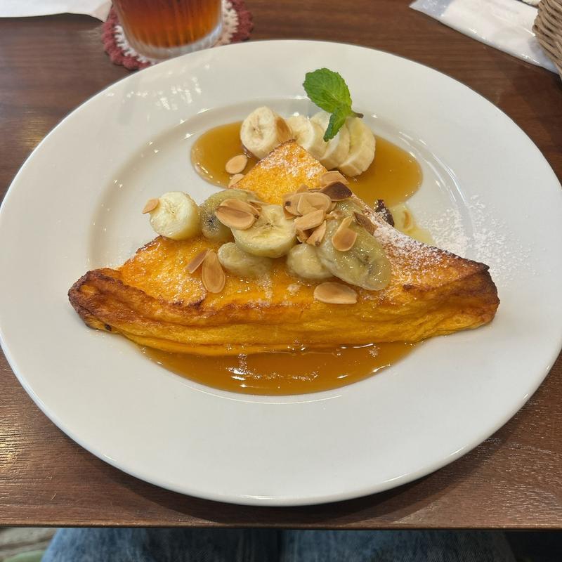 焦がしバターとキャラメルアーモンドのフレンチトースト(Cafe Fate)