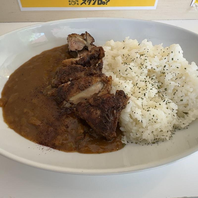 ジャークチキン スパイシー牛すじカレー(たち呑み スタンDo?)
