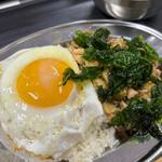 超粗挽き鶏肉のガパオごはん(トーキョーカオマンガイ食堂)