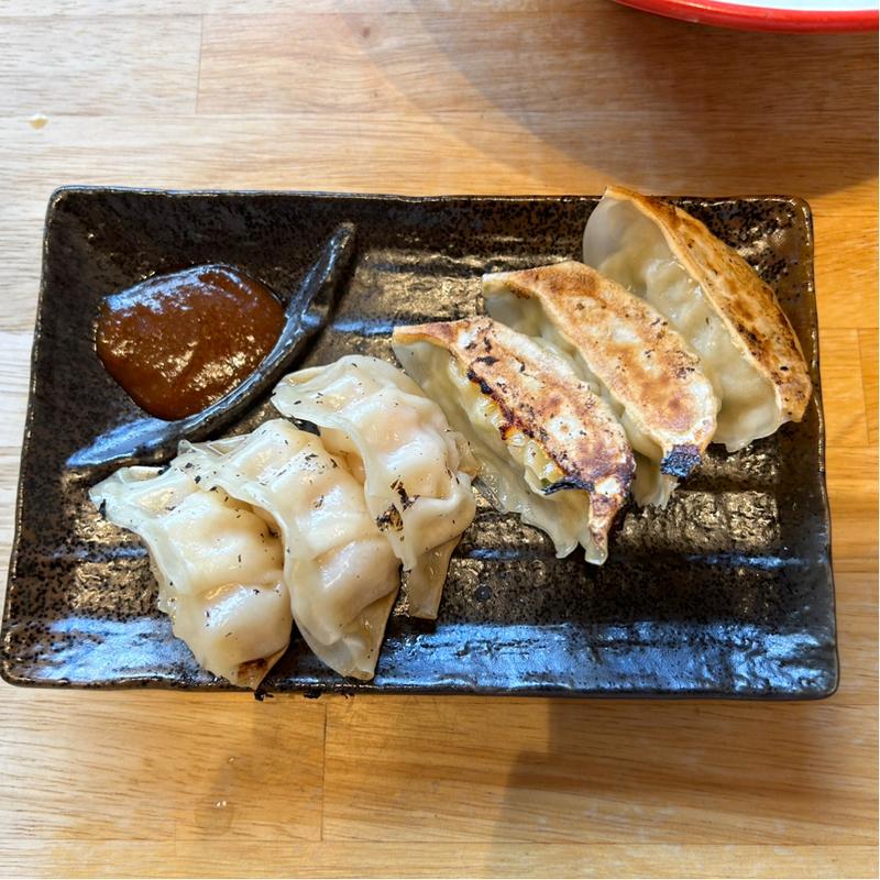 食べ比べ餃子(麺屋・國丸。旭軒)