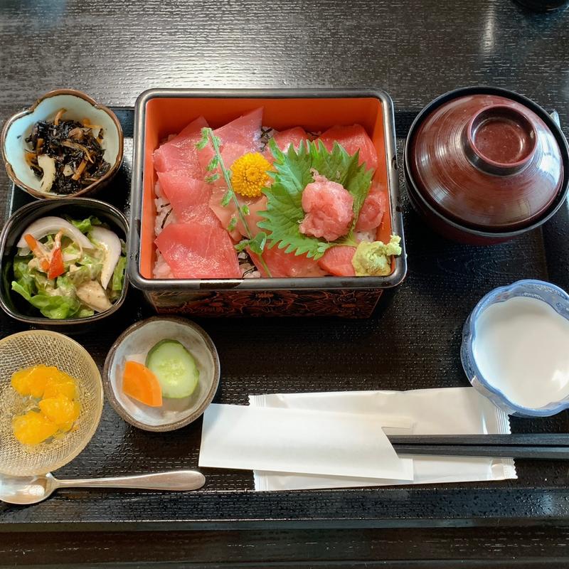 鉄火丼(（有）魚松)