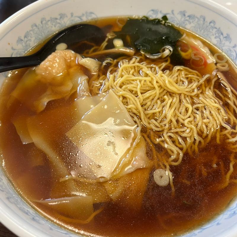 ワンタンメン(中華料理 宝来)