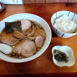 醤油チャーシュー麺