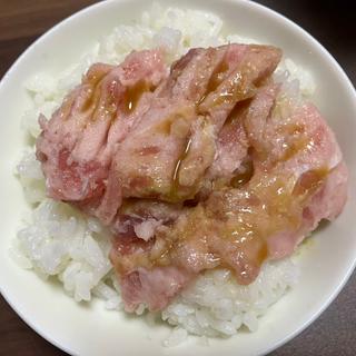 まぐろ丼