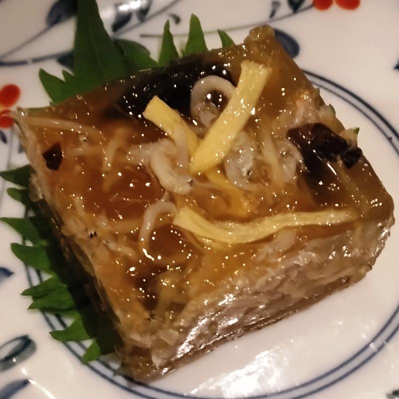 しらすときくらげの煮こごり(大鶴見食堂)