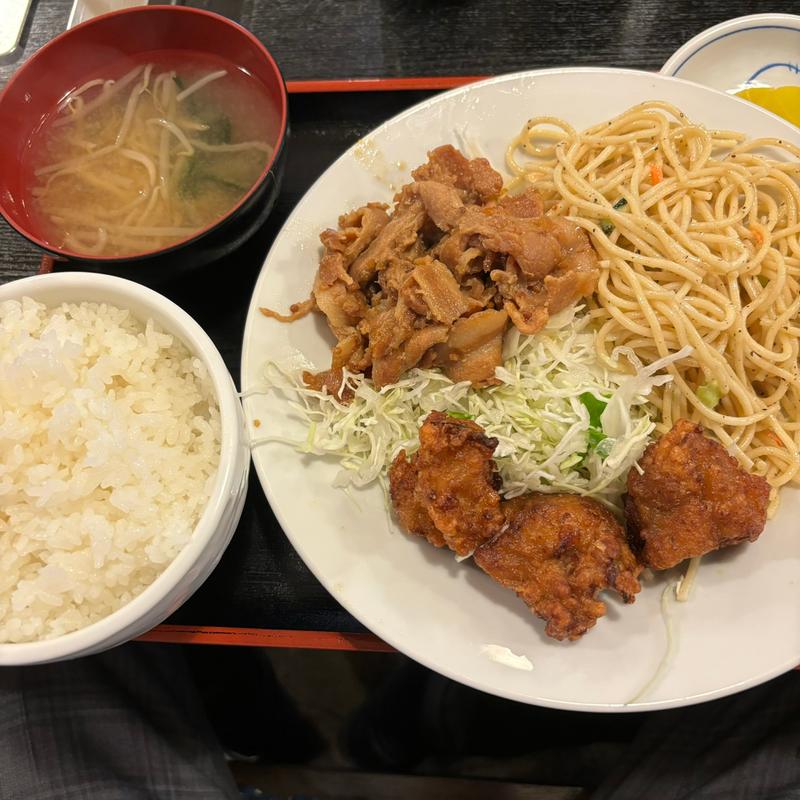 生姜焼きと唐揚げのハーフ定食(もみじ)