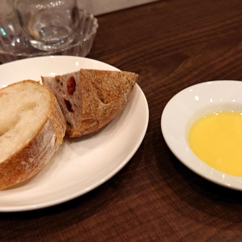 パン(ワインスタンド ルナデン)