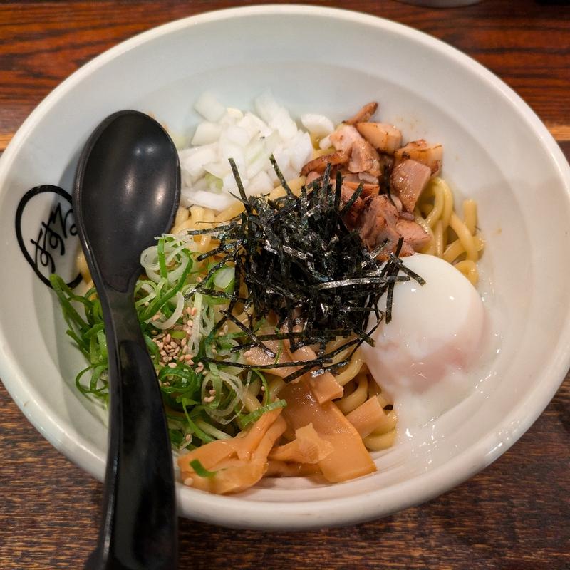 油そば(麺やすする)