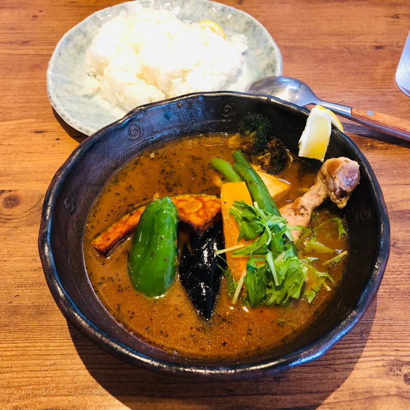 常夏レモン仕立てのチキンと野菜のスープカレー(すーぷかれー専門店　薩摩剛家 )