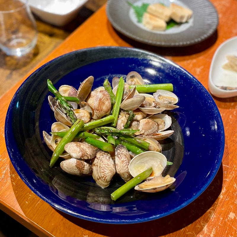 浅利とアスパラのバターソテー(和光 日本酒バル まいかけ)