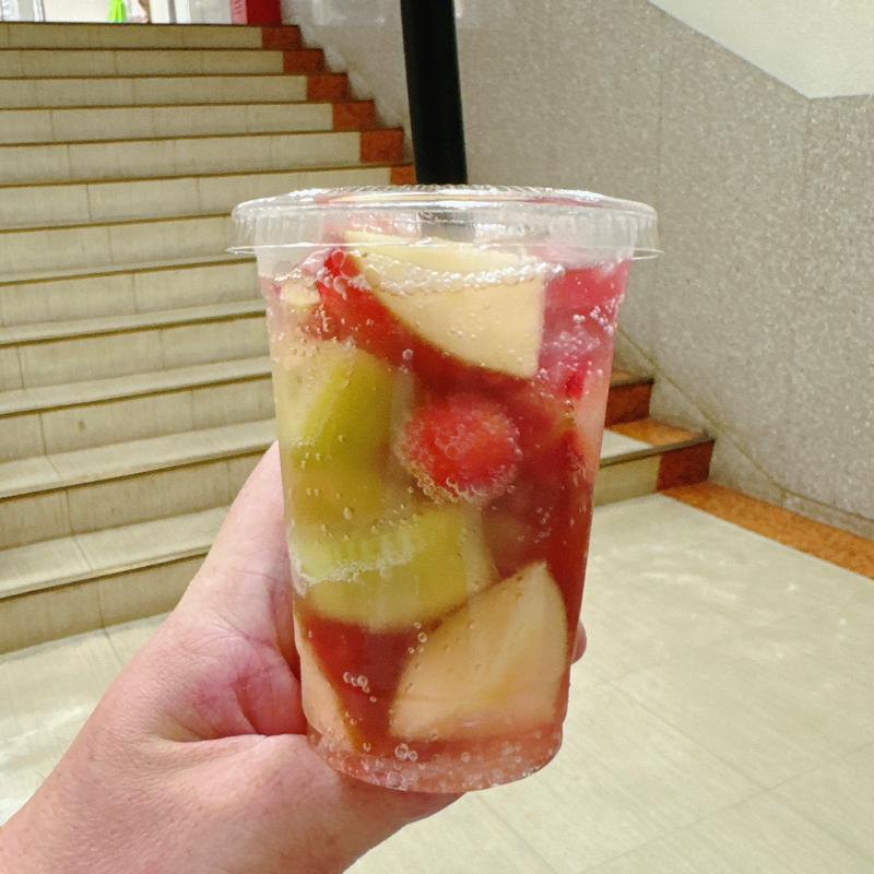 季節のフルーツスパークリング(HATAKE STYLE 本店)