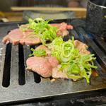 牛タンネギ盛り(和牛焼肉ラスベガス)