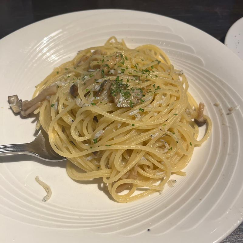 しらすとしめじのオイルソース(イル・ヴィゴーレ 神田神保町店 （IL VIGORE）)