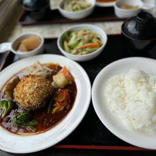 ハンバーグランチ(洋食店 LAPIN （ラパン）)