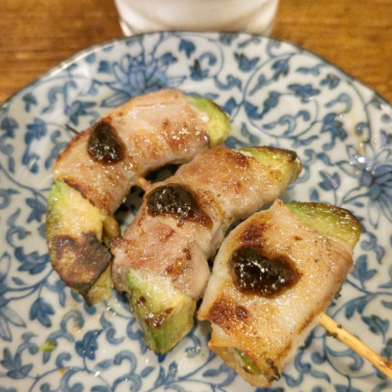 野菜巻き串  アボカド海苔佃煮(もつ焼きごえん 野毛店)