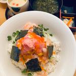 海鮮ちらし（梅）セット　茶碗蒸し,お椀付き