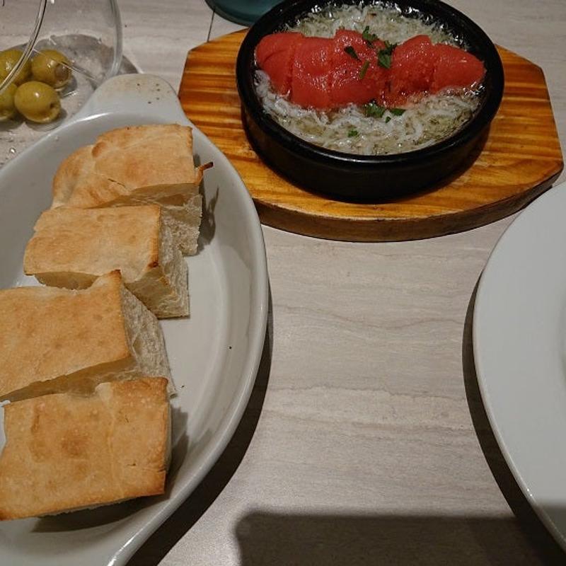 窯揚げしらすと明太子のアヒージョ フォカッチャ添え(Ancer)