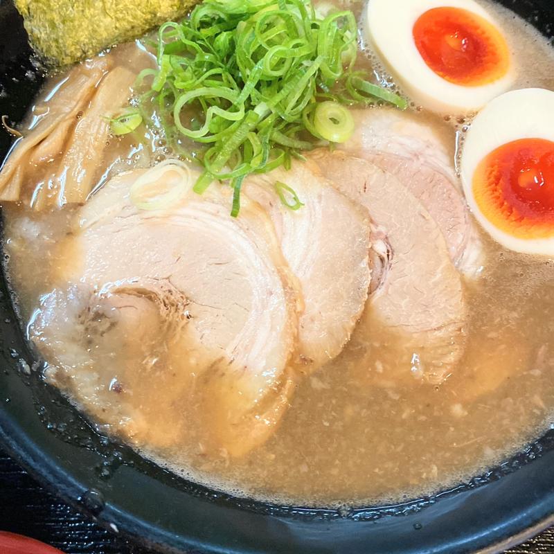 とんこつラーメン味玉(らーめん与七)