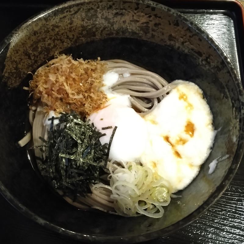 吊上げ温玉とろろまぜ蕎麦(岩駒庵)