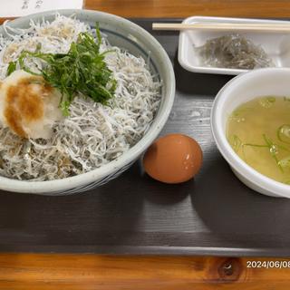 しらす丼+ゆず卵付き(土佐角弘海産 )