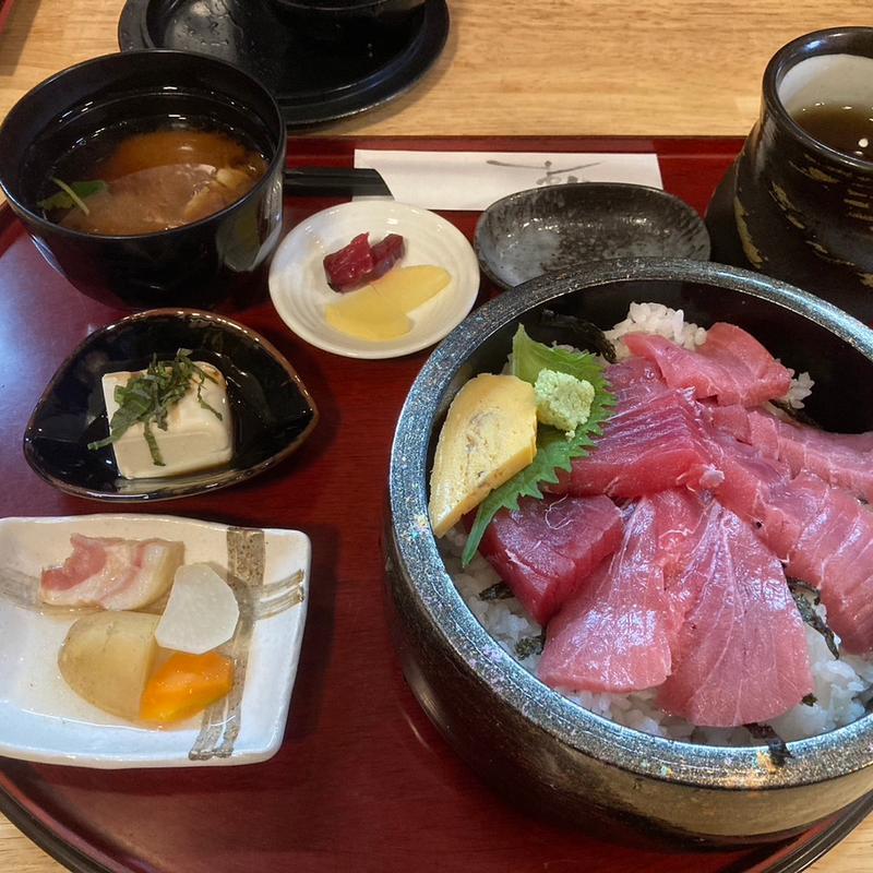 マグロ丼(寿司割烹 郷味)