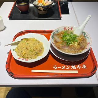 特製醤油ラーメン焼きめし定食 大盛