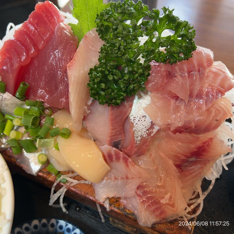 刺身盛り合わせ定食(とりいづか)