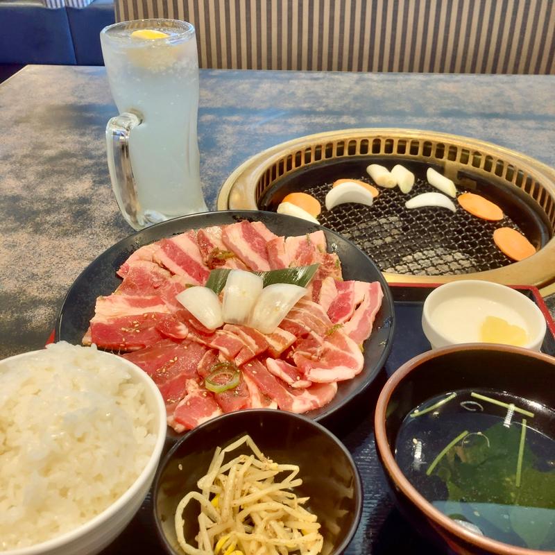 特盛Wカルビランチ 肉各25g増量　一回盛りサラダバー　レモンサワー(安楽亭 田無店 )