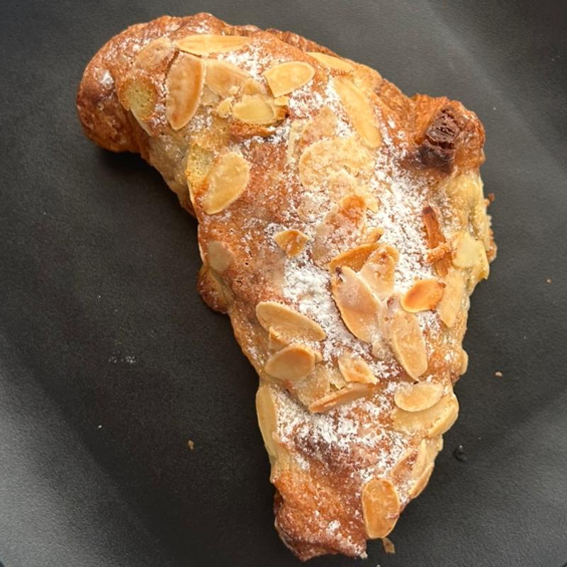 アーモンドクロワッサン(志津屋 京阪くずは店)