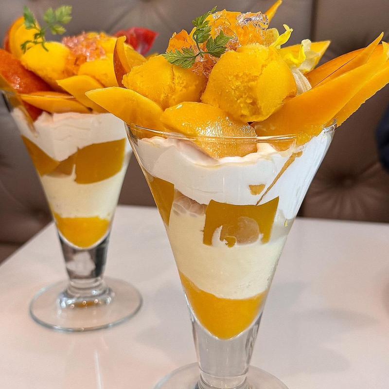 宮崎マンゴーパフェ(銀座千疋屋 銀座本店 フルーツパーラー)