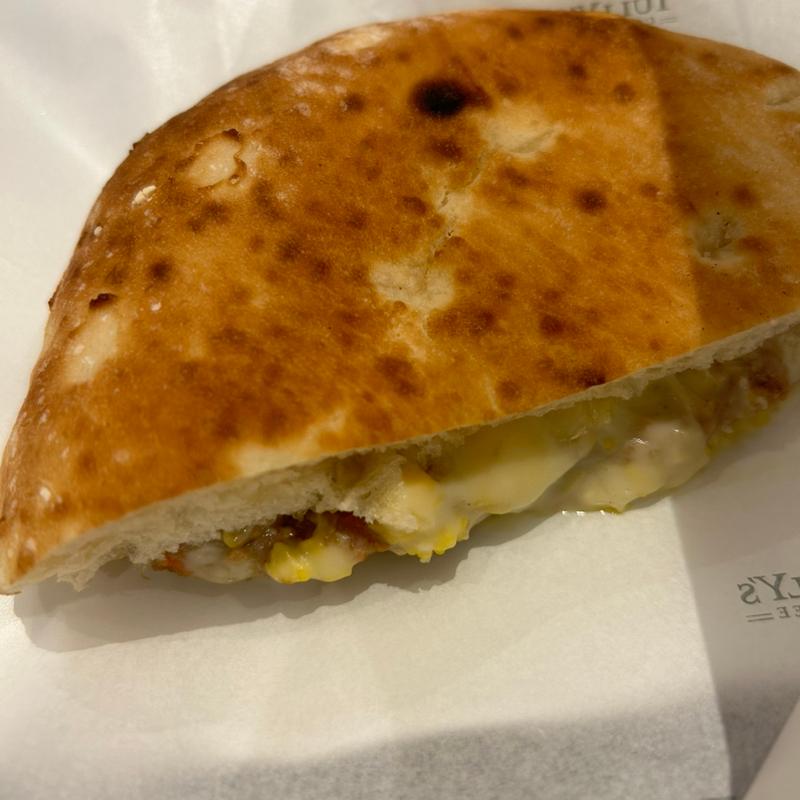 フォカッチャ  チーズ＆エッグカレー(タリーズコーヒー ＆TEA さっぽろ地下街オーロラタウン店)