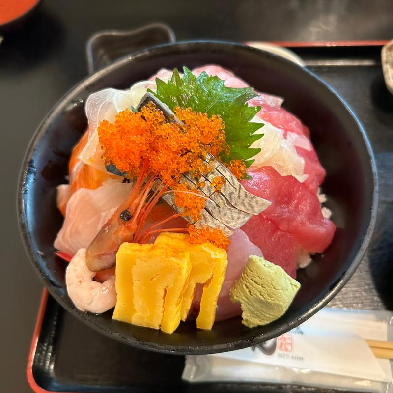 大海鮮丼(三是 （みこれ）)